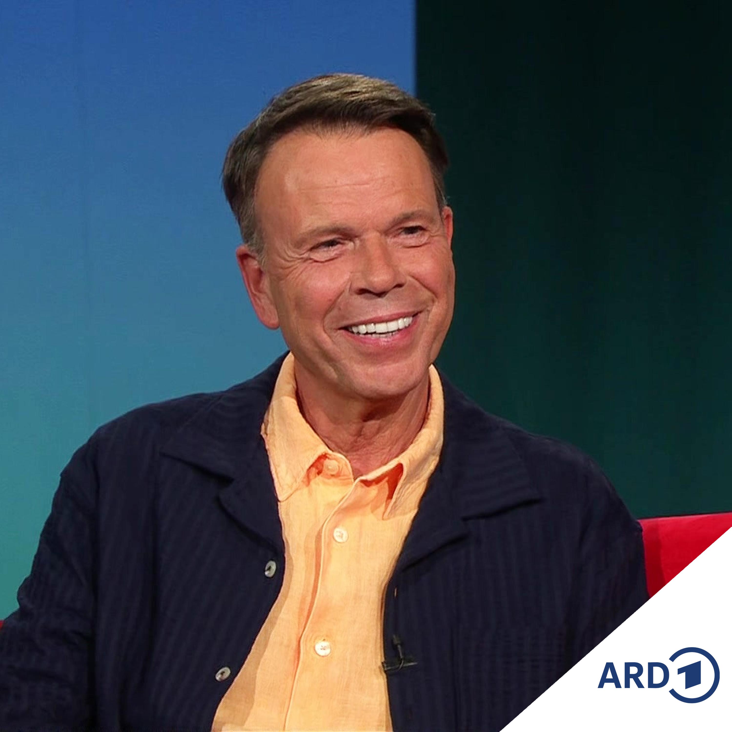 Hamburg ist seine Perle, Moderator Ulf Ansorge auf dem Roten Sofa