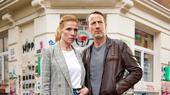Eine Szene aus dem Tatort Schattenleben mit Grosz( Franziska Weisz) und Falke (Wotan Wilke Möhring)