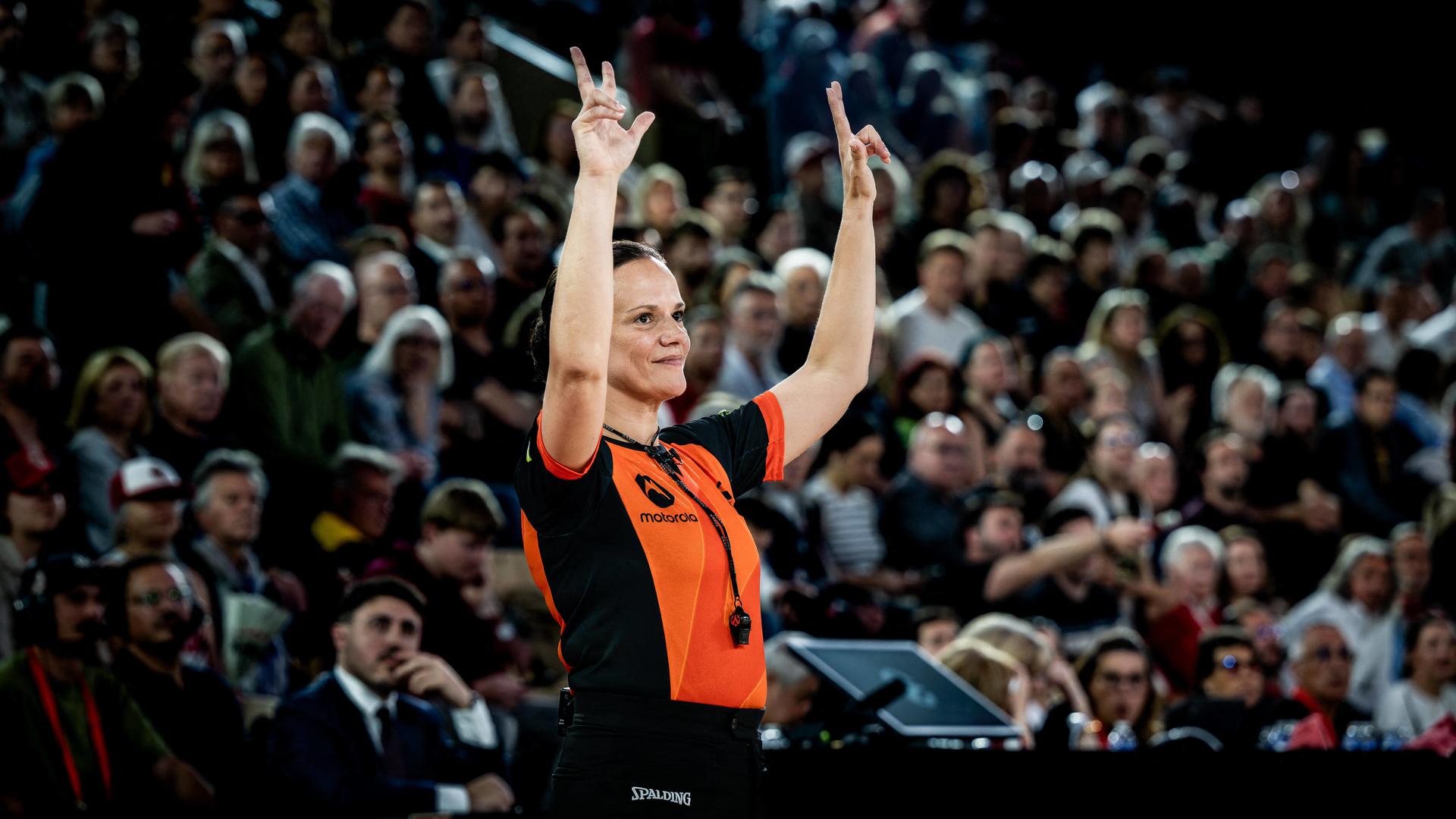 Basketball-Schiedsrichterin Anne Panther: Steile Karriere, große Herausforderungen