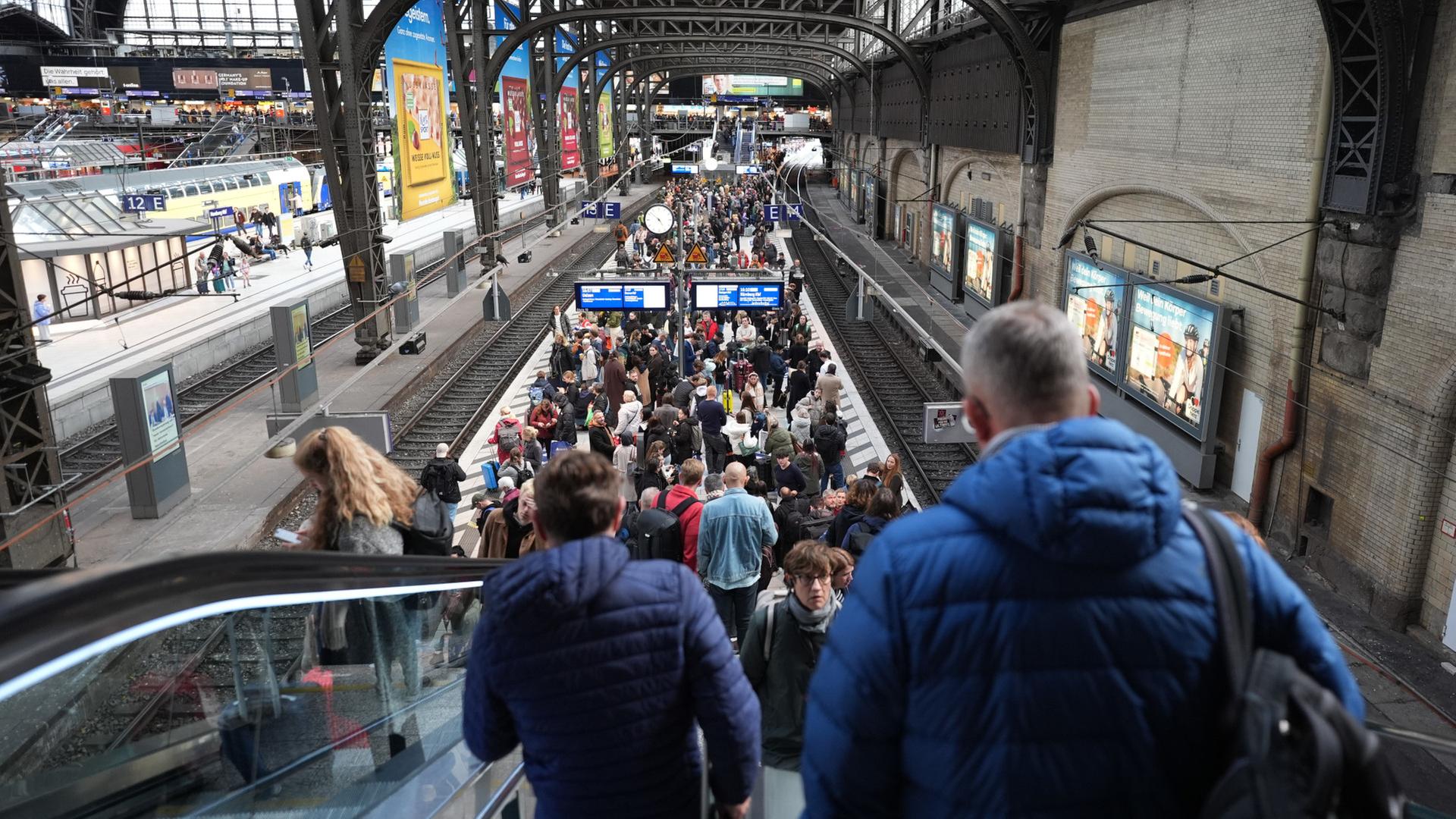Zugverkehr am Hamburger Hauptbahnhof läuft wieder