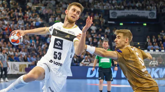 Kiels Nikola Bilyk beginnt zu werfen | picture-alliance / Michael Hundt Kiels Nikola Bilyk beginnt zu werfen