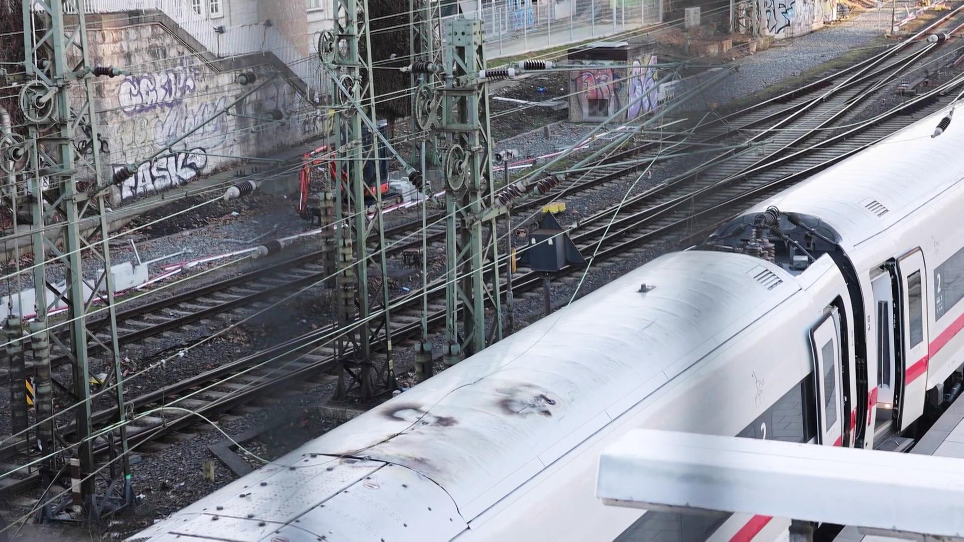 Gerissene Oberleitung am Hamburger Hbf: Alle Gleise wieder in Betrieb