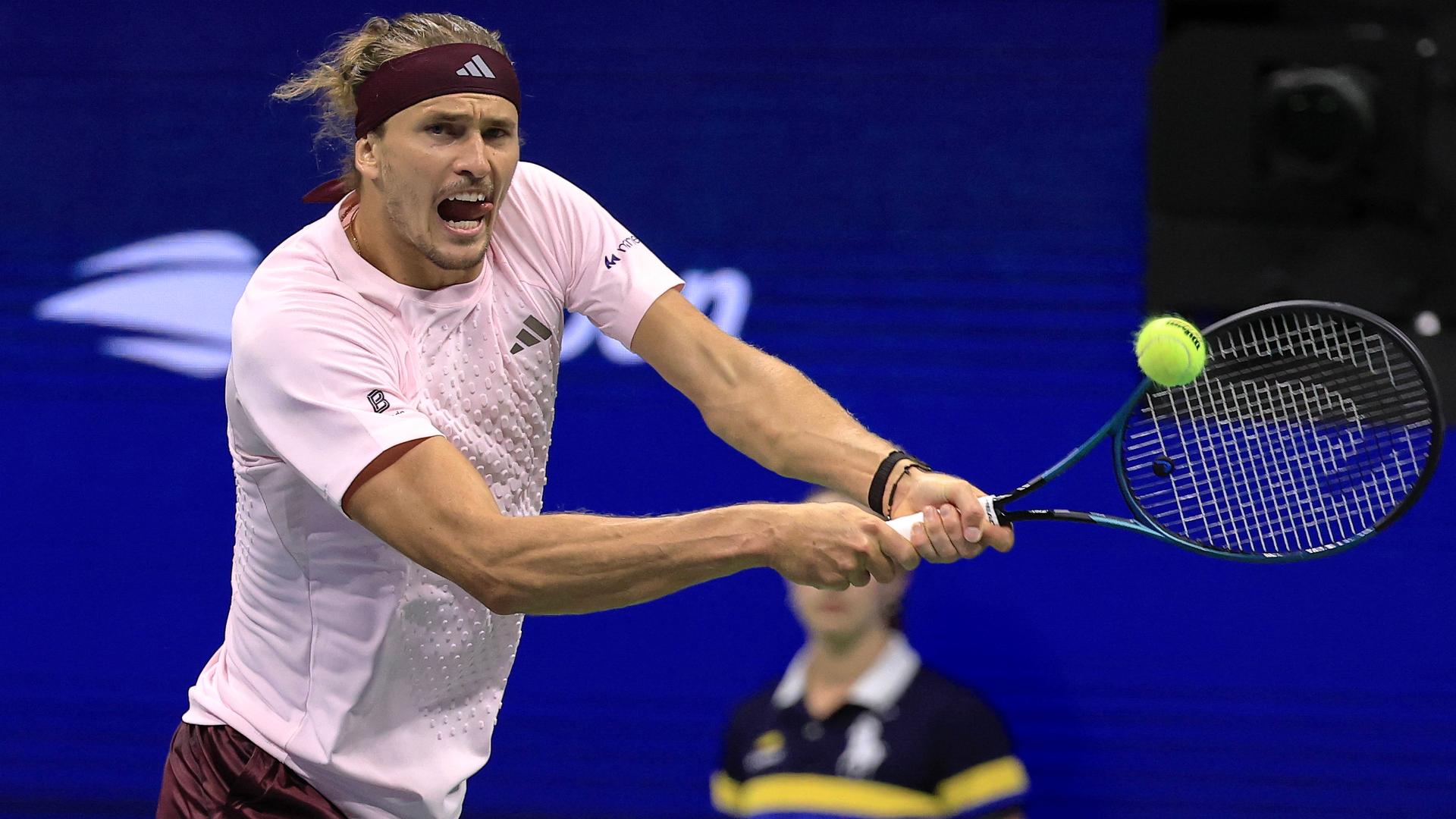 Tennis: Zverev souverän im Achtelfinale der US Open