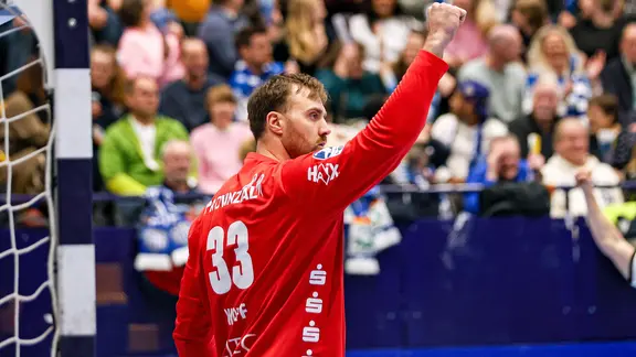 Andreas Wolff (THW Kiel) ballt die Faust.