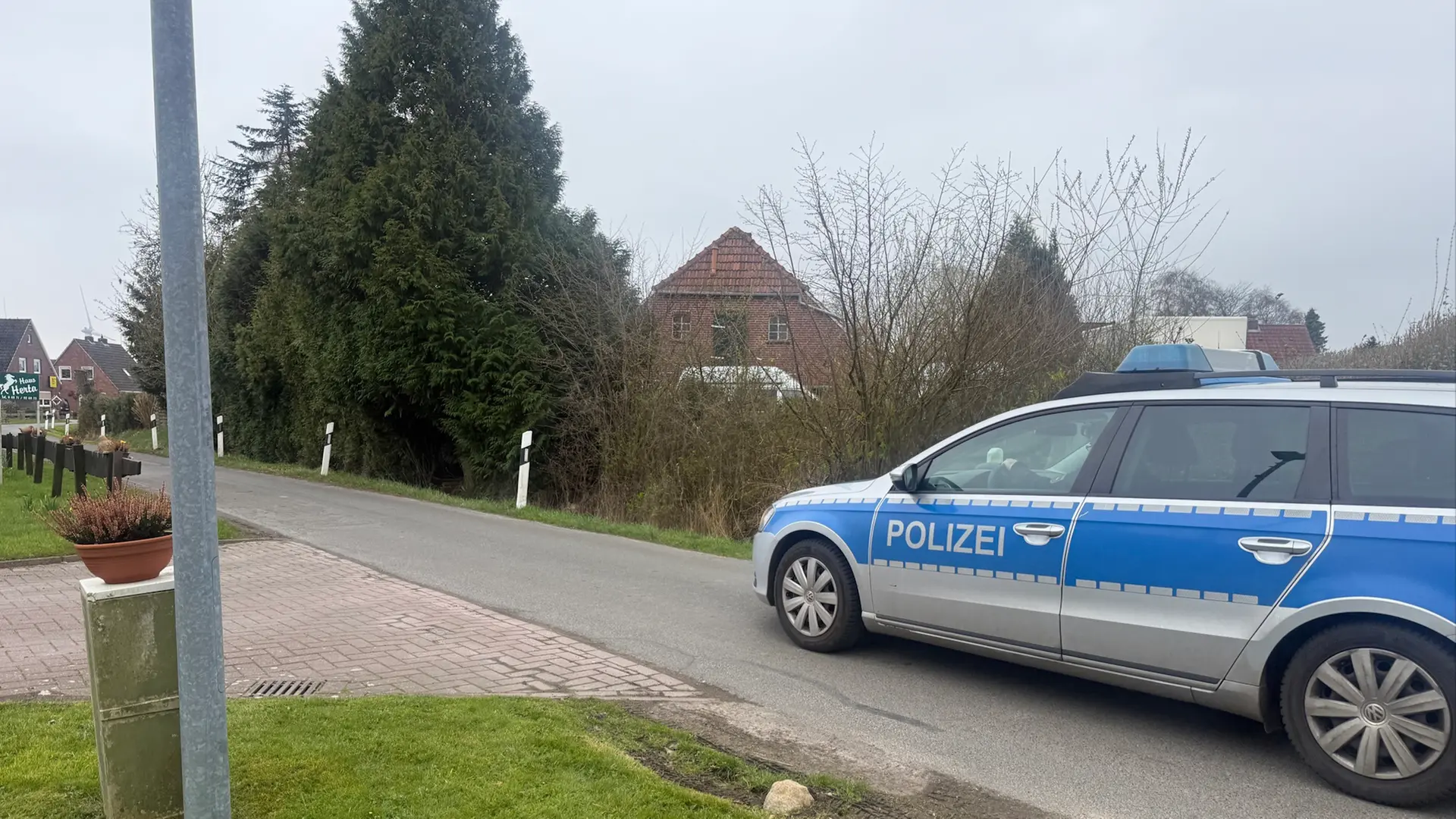 Polizeieinsatz in Holtgast-Fulkum: Leichenfund im Garten
