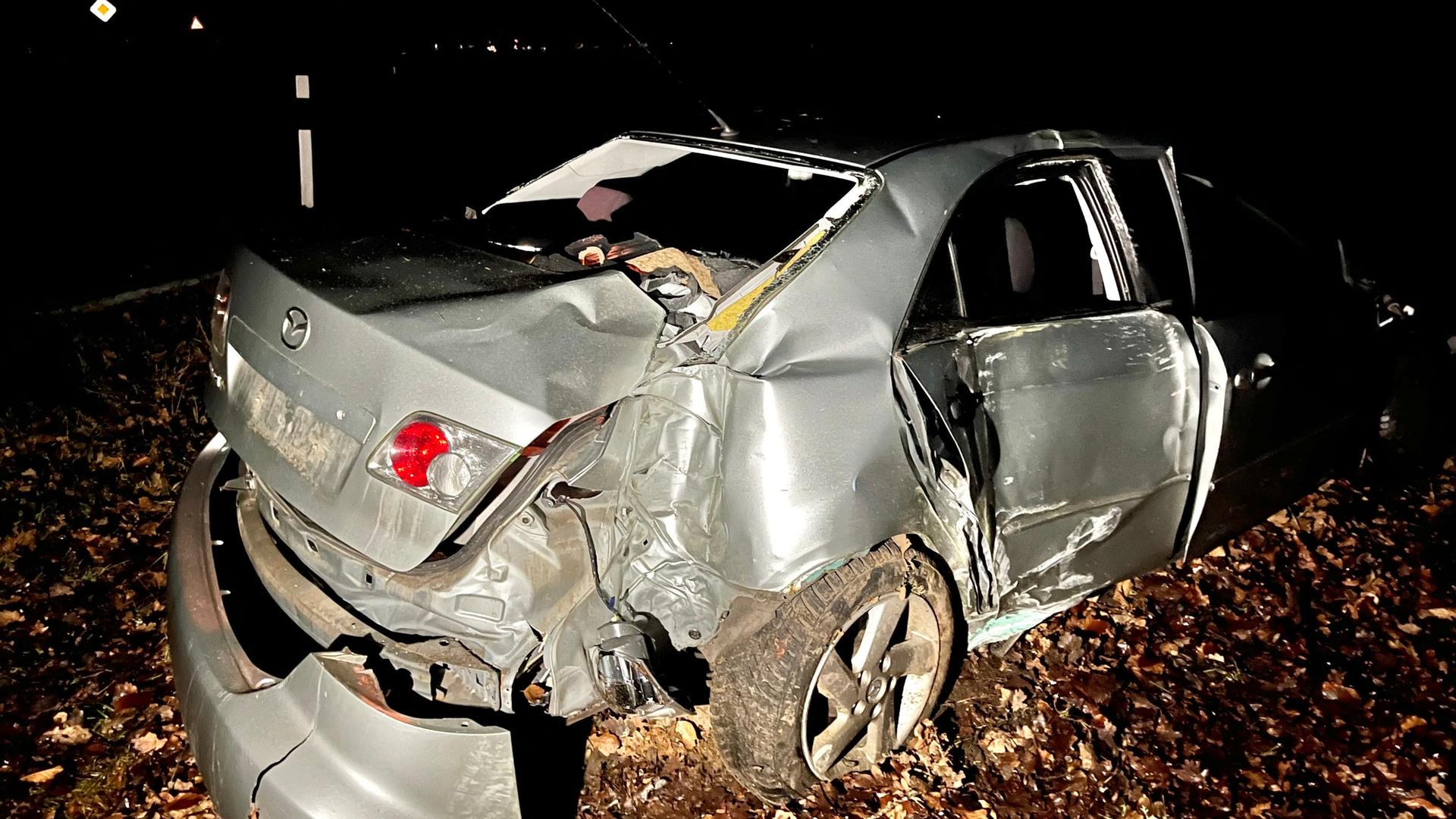 19-jährige Frau fährt bei Ueckermünde ihr Auto zu Schrott