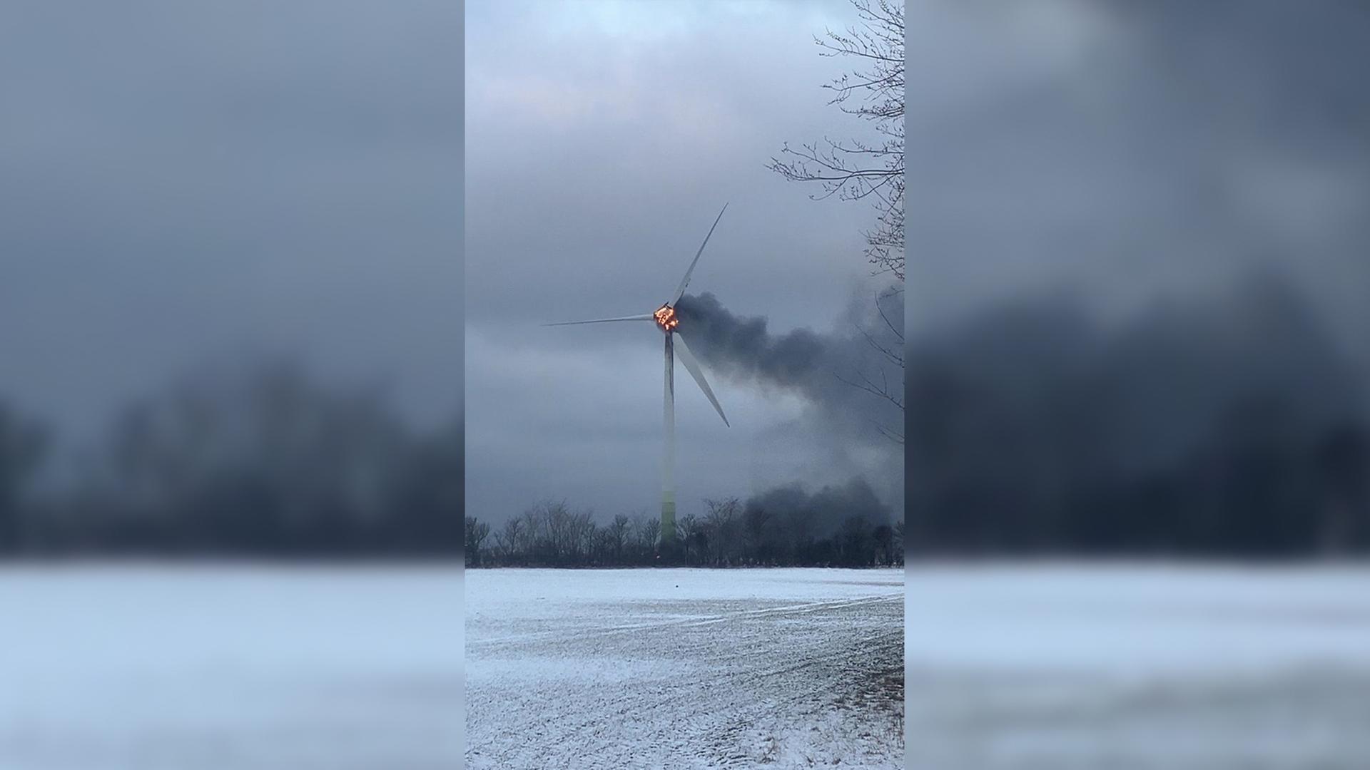 Ein Brennendes Windrad | Freiwillige Feuerwehr Dänschendorf