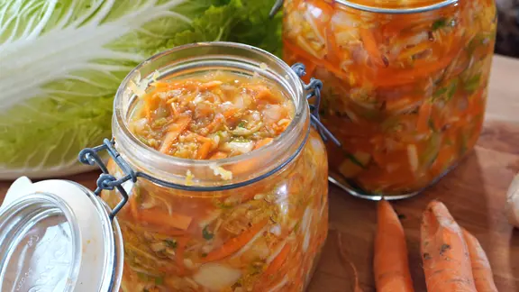 Kimchi in einem Weckglas.