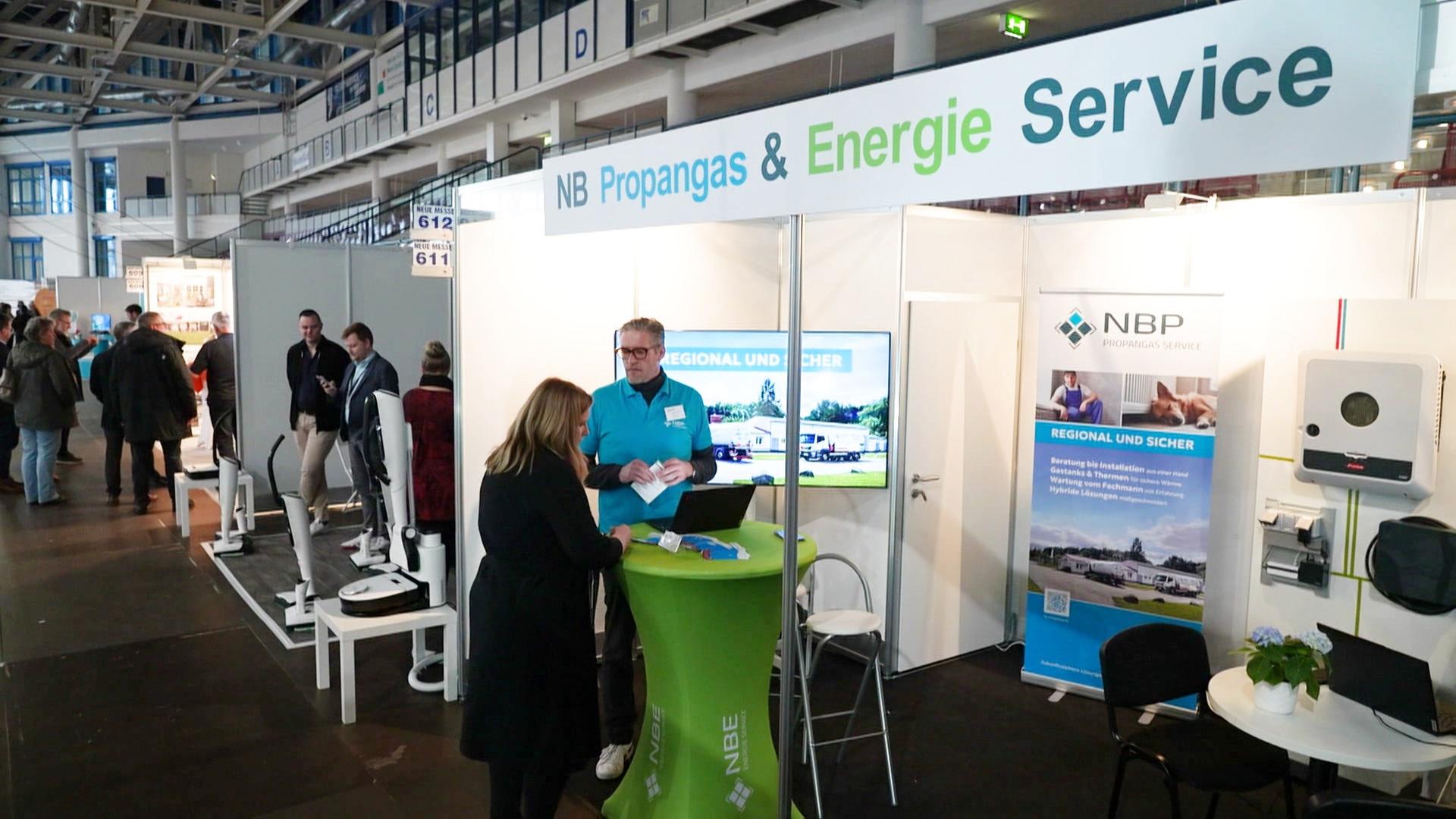 Neubrandenburg: Baumesse startet im Jahnsportforum