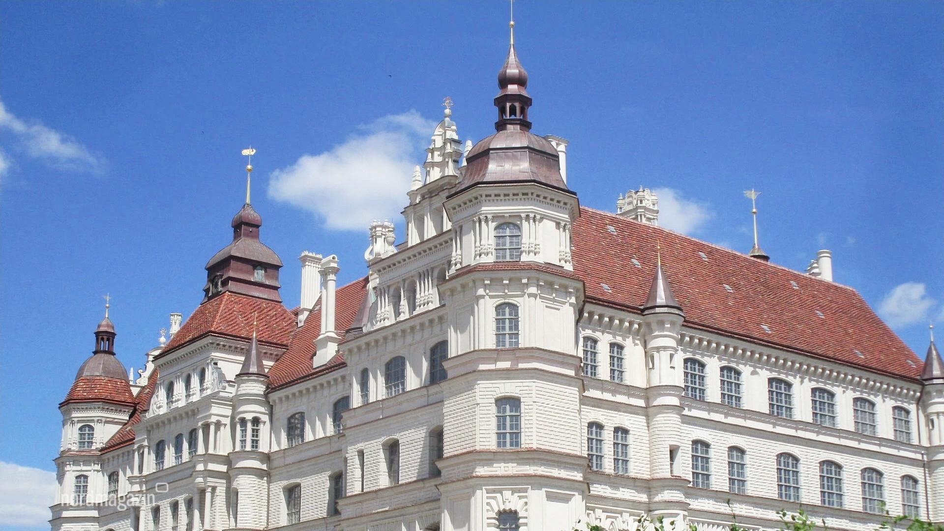 Die Fassade des Schlosses in Güstrow. | Screenshot