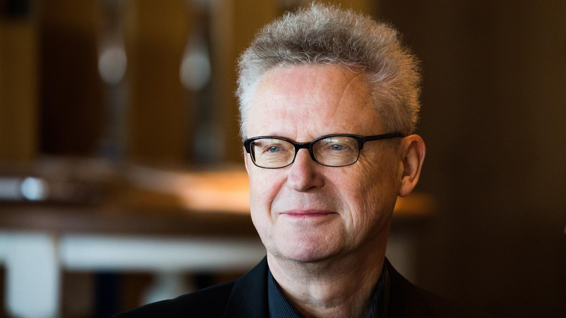 "Blue Port"-Lichtkünstler Michael Batz ist 75