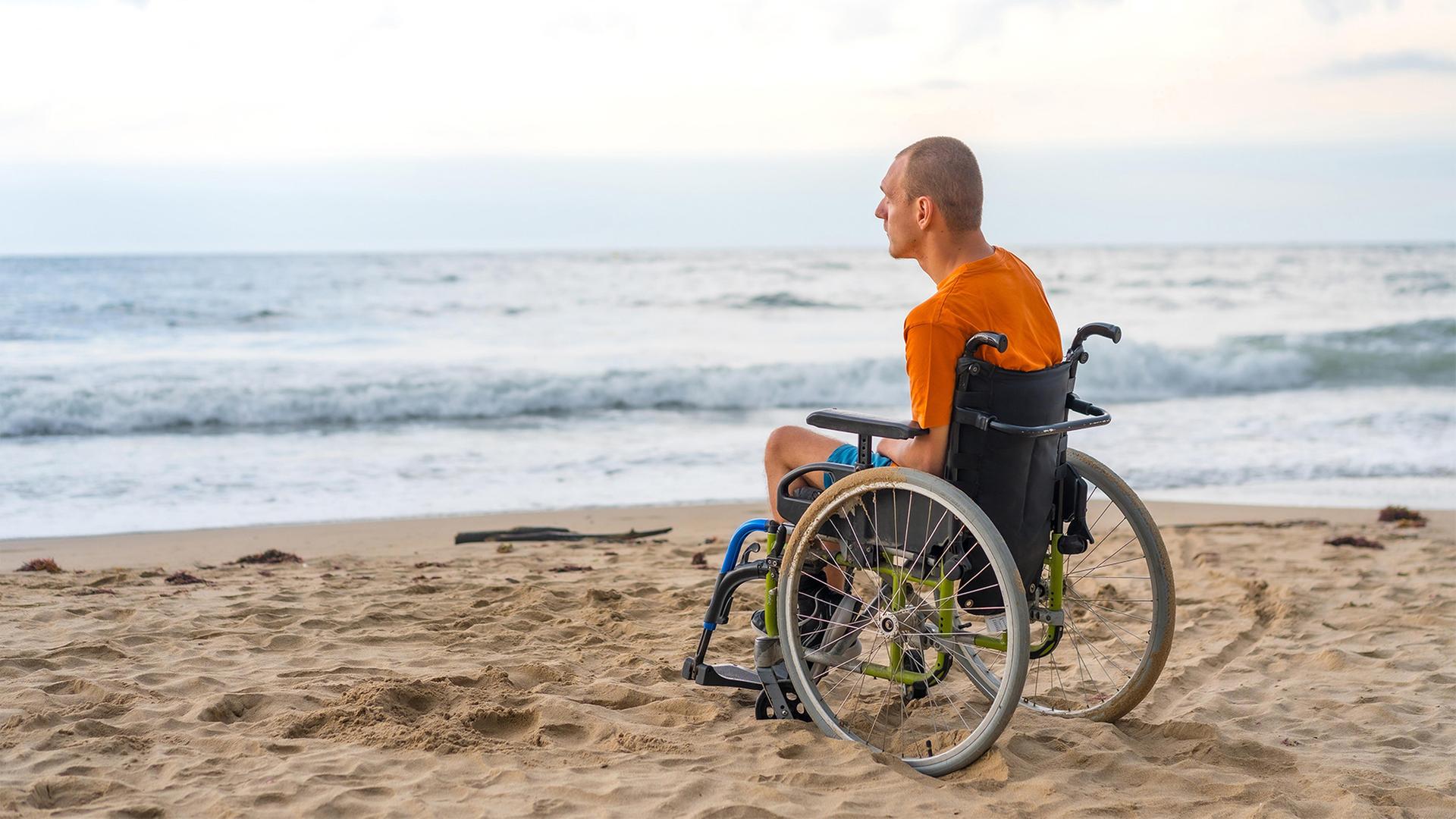 Mit Rollstuhl an den Strand: Wie barrierefrei sind Nord- und Ostsee?