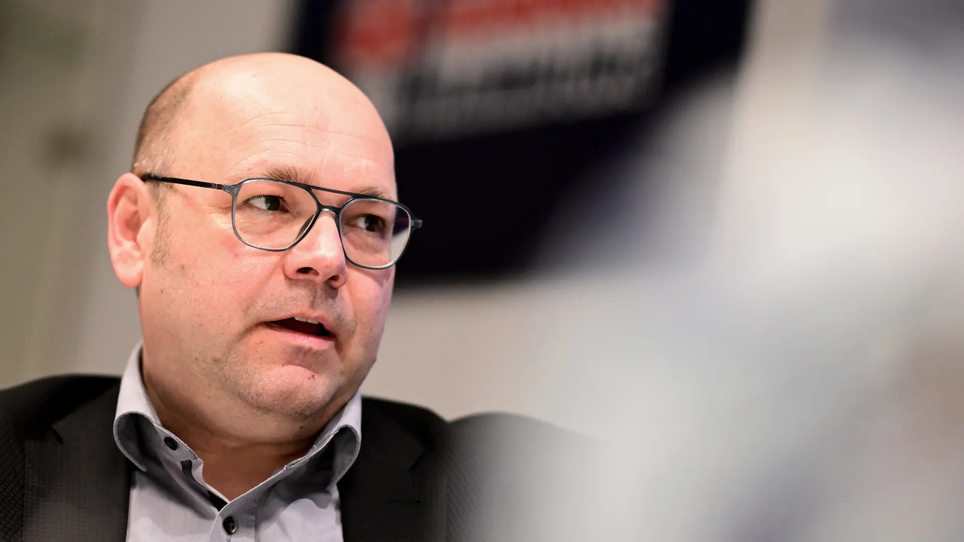 Hamburgs Handballer und Geschäftsführer Hüneburg trennen sich