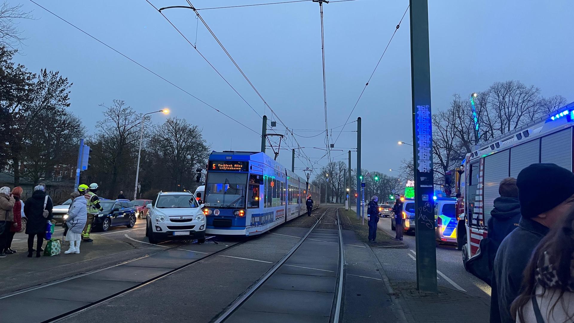 Unfall mit Straßenbahn in der Rostocker Innenstadt