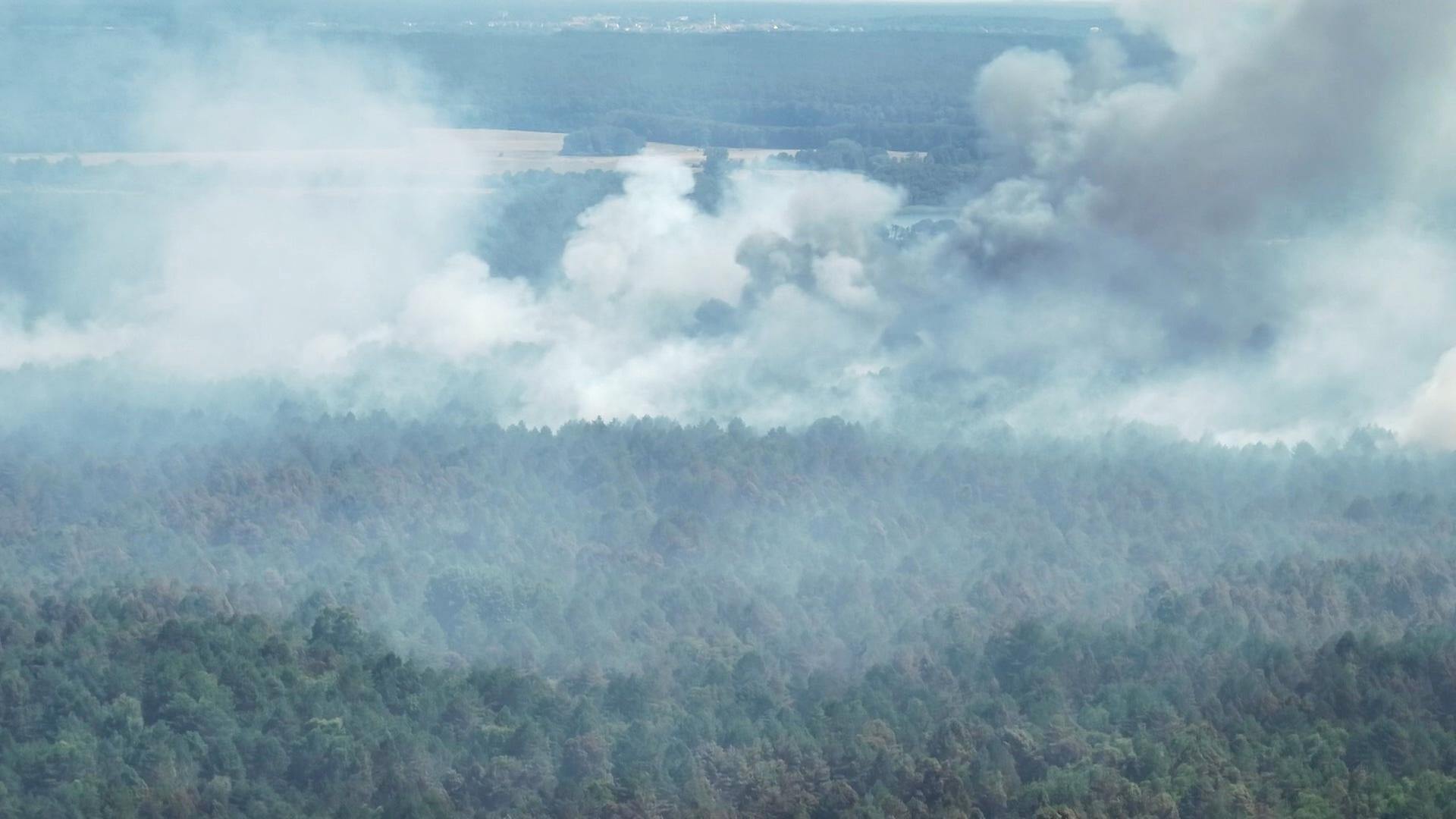 Drohnenaufnahme des Brandes im MÃ¼ritz-Nationalpark. | Screenshot