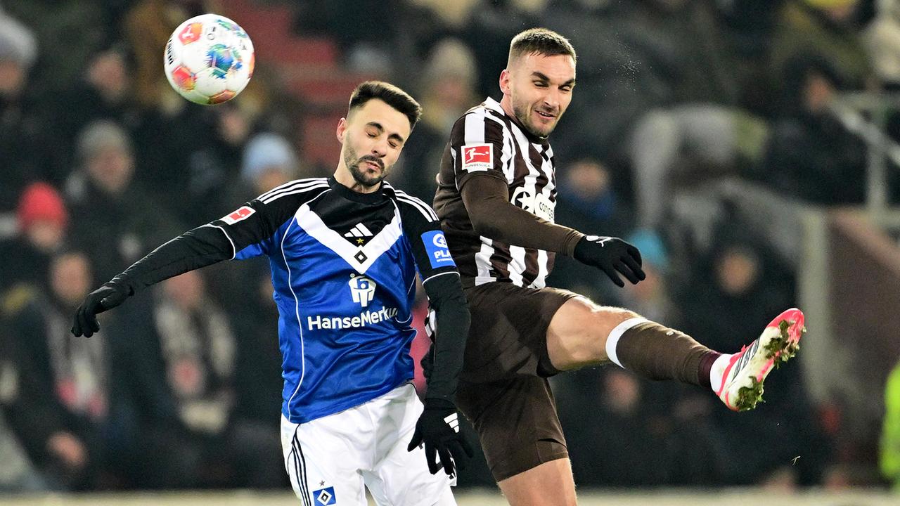 Langatmiges-Hamburger-Stadtderby-St-Pauli-und-HSV-trennen-sich-torlos