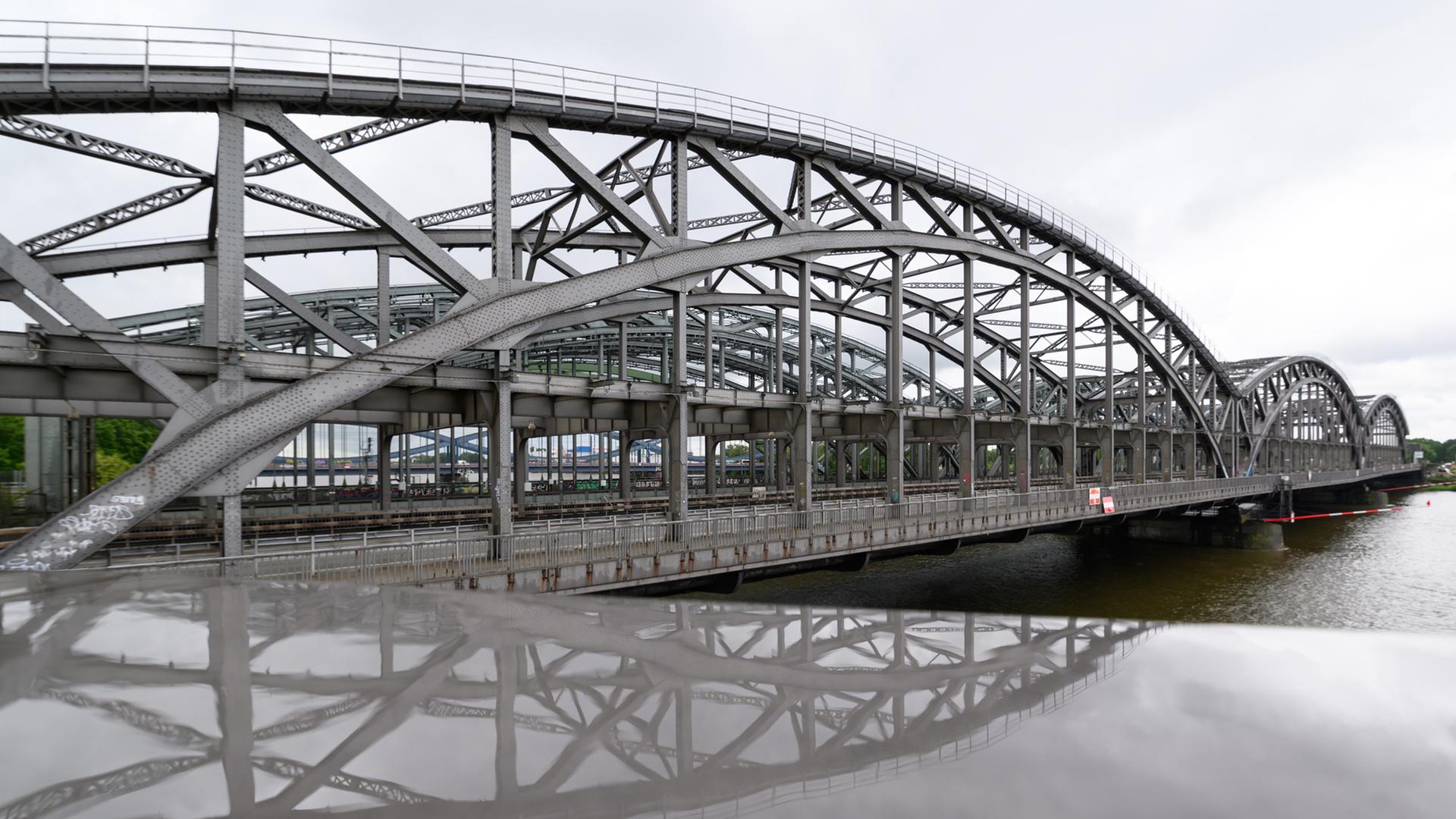 Denkmalverein fordert Erhalt von Teilen der Freihafenelbbrücke