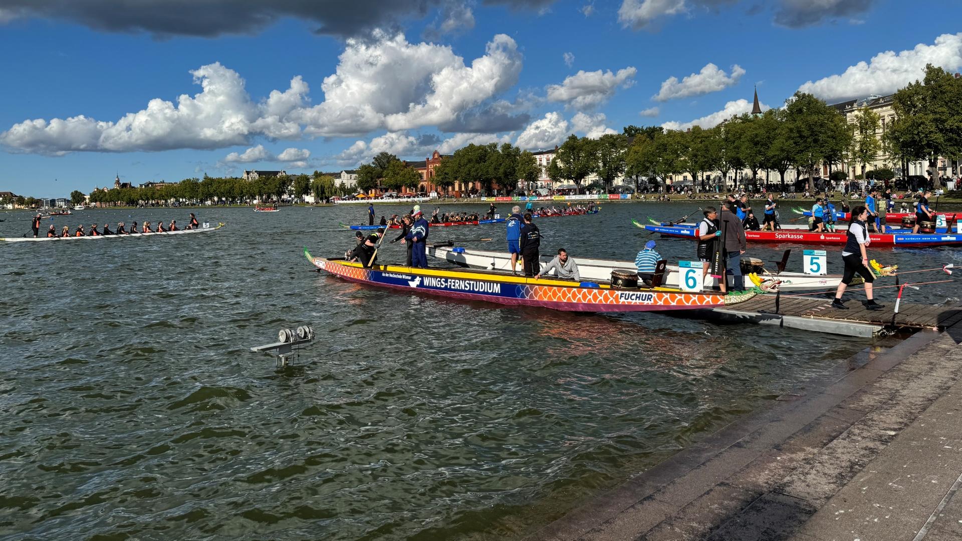 Drachenbootfestival in Schwerin: Am Sonntag geht es in die Finalläufe