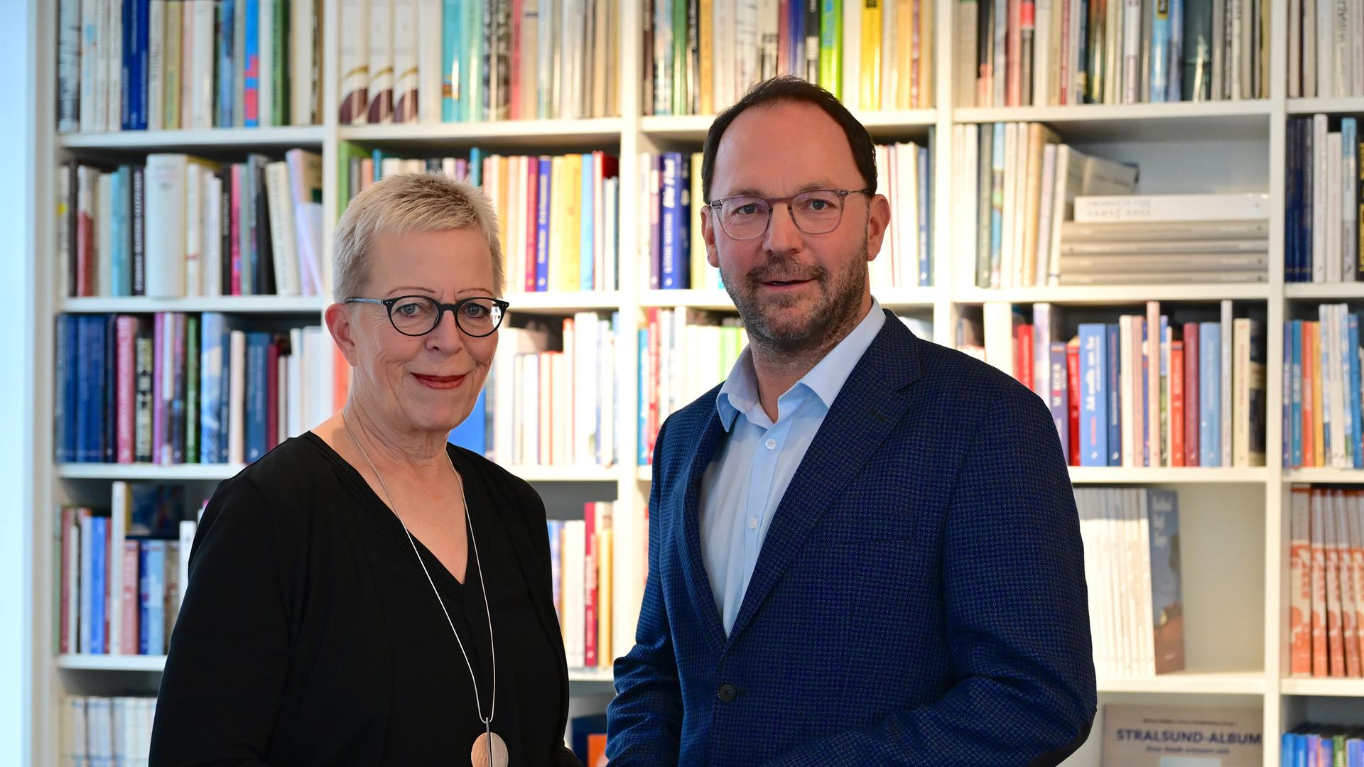 Führungswechsel bei Hinstorff und im Literaturhaus Rostock