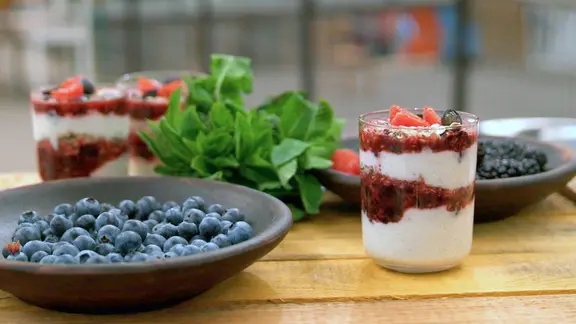Brotsalat mit Melone und Ricotta | ndr.de