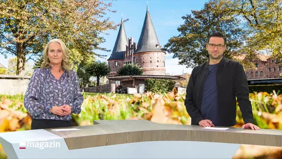 Harriet Heise und Christopher Scheffelmeier moderieren das Schleswig-Holstein Magazin.