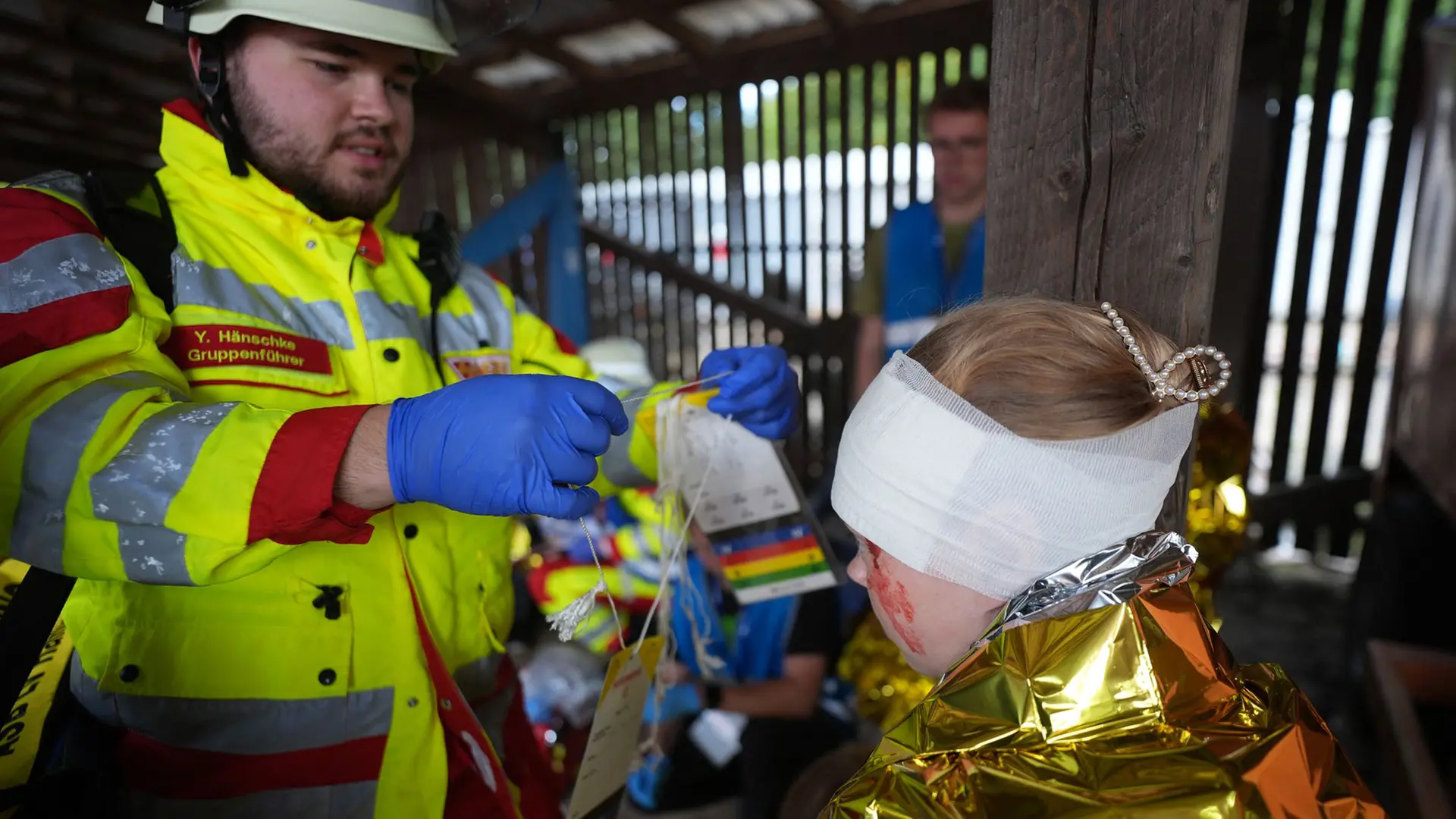 Hitzewelle trifft Sturmflut: Seniorengruppen und Freiwillige testen Extremwetter-Notfall in Hamburg