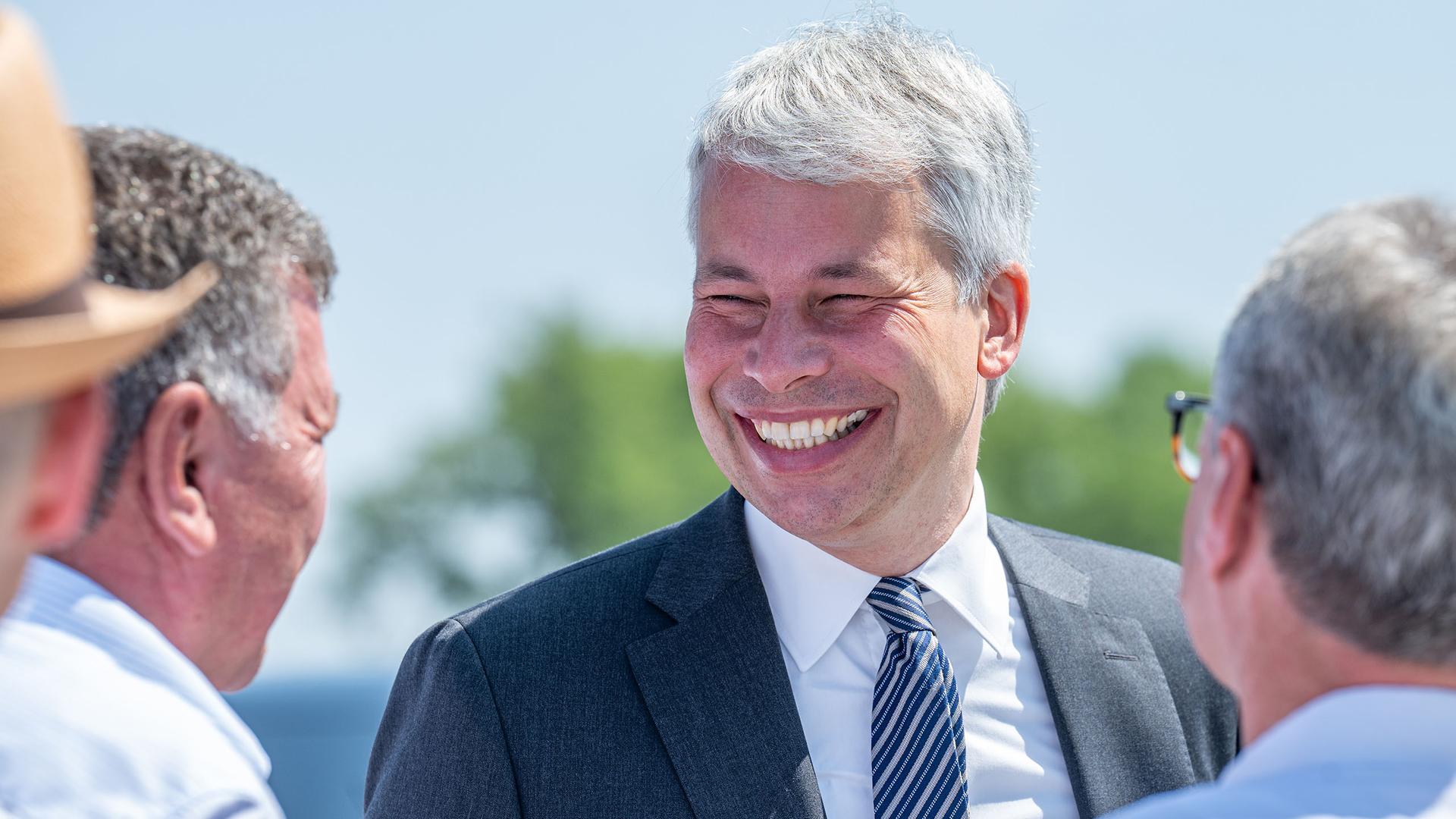 Verkehrsminister Steffen Bilger besucht Großprojekte in SH