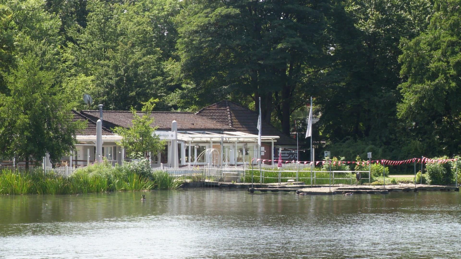 Nach langer Bauzeit: Bootshaus Harburg wiedereröffnet