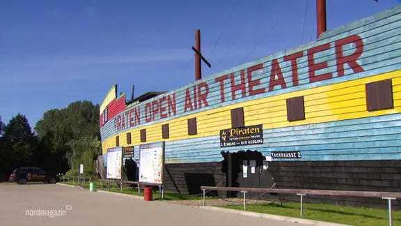 Das "Piraten Open Air Theater" von außen.