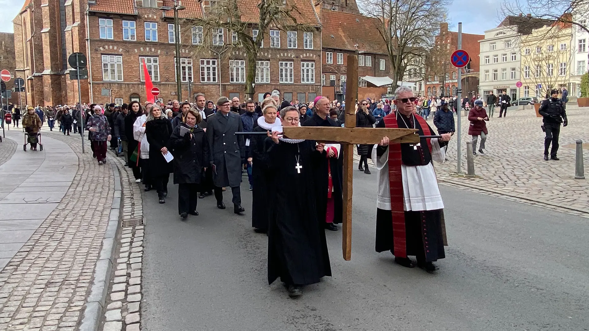 Kreuzweg in Lübeck Mehr als 500 Menschen nehmen teil