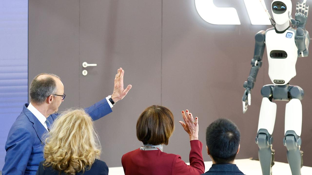 Rundgang auf Hannover Messe: Merz und Lula gehen getrennte Wege