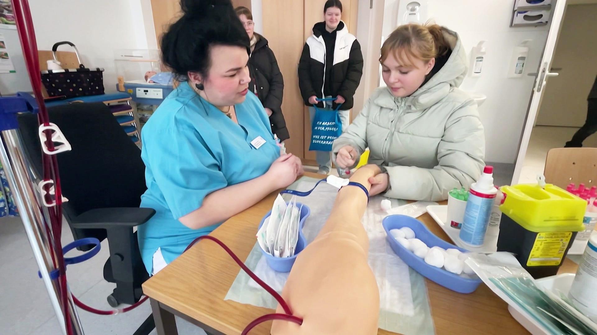 Einblick in Klinikalltag: Tag der offenen Tür in Neubrandenburg