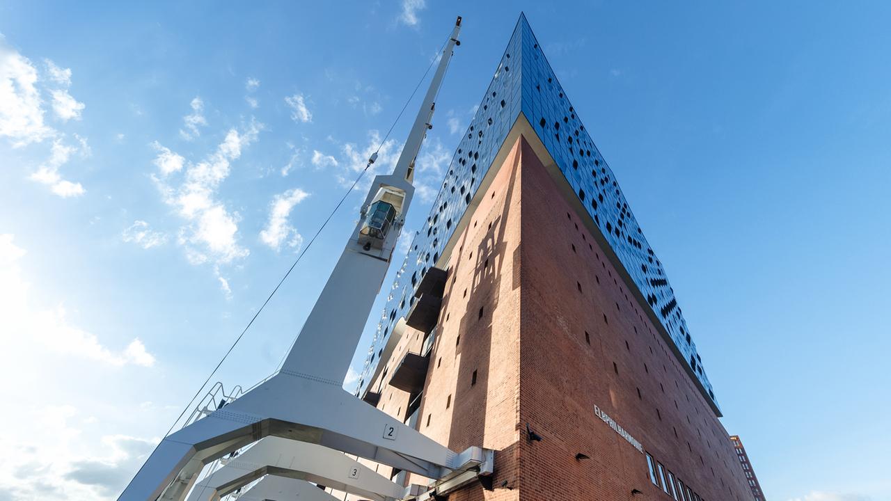 Blick auf das Konzerthaus Elbphilharmonie