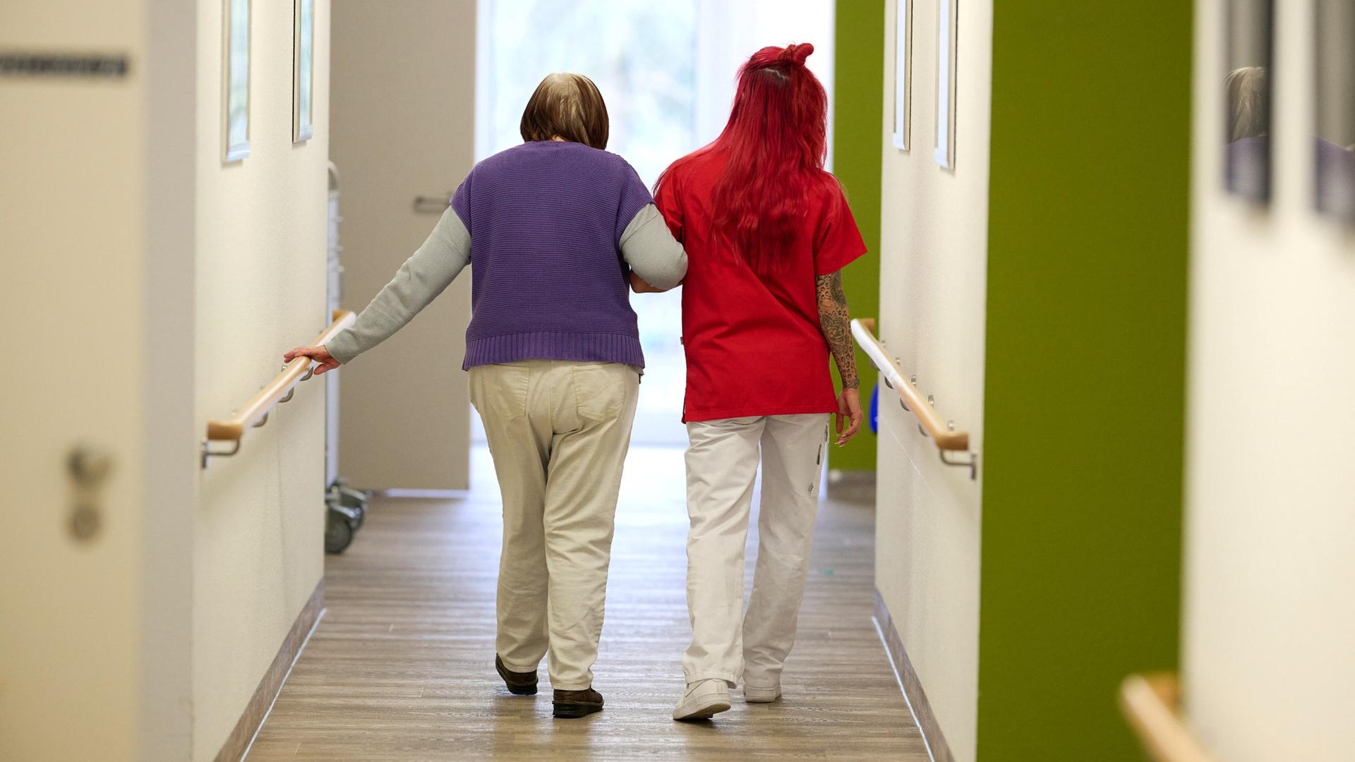 Löhne in der Pflege: MV bundesweites Schlusslicht – Hamburg vorne