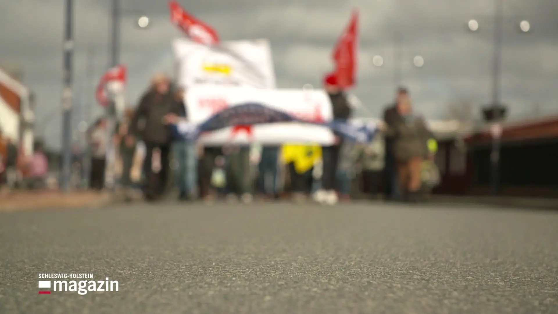 Viele junge Menschen auf Ostermarsch in Flensburg