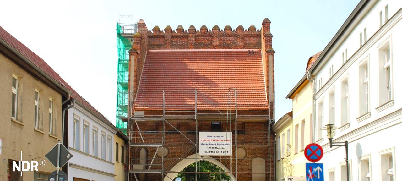 Bauarbeiten am Steintor Malchin. | NDR Bauarbeiten am Steintor Malchin.