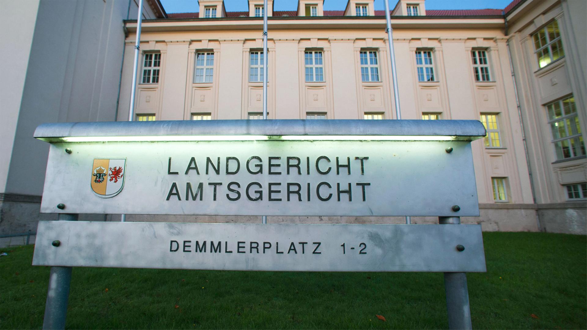 Prozess in Schwerin: 38-Jähriger wegen Erpressung vor Gericht