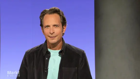 Jo Hiller moderiert Markt.