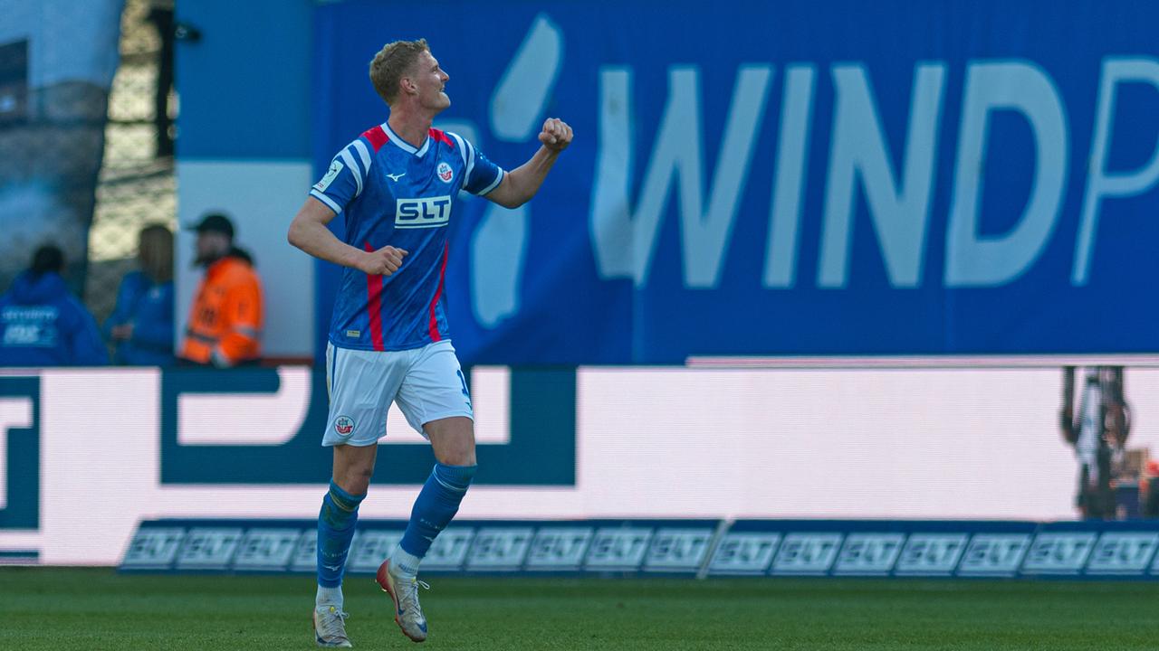 Holten schnürt Doppelpack - Hansa Rostock bleibt oben dran