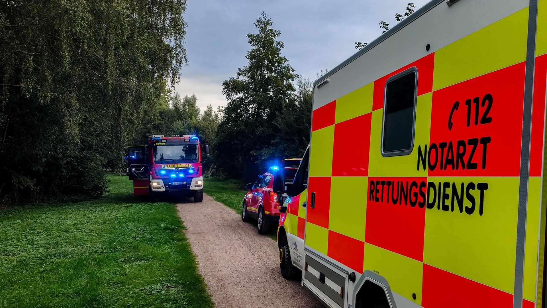 Oldenburg: Kinder versinken im Schlamm – Feuerwehr rettet sie