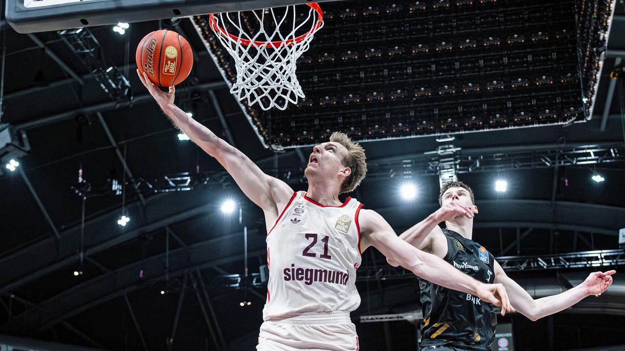 l-wen-braunschweig-gegen-meister-bayern-m-nchen-chancenlos