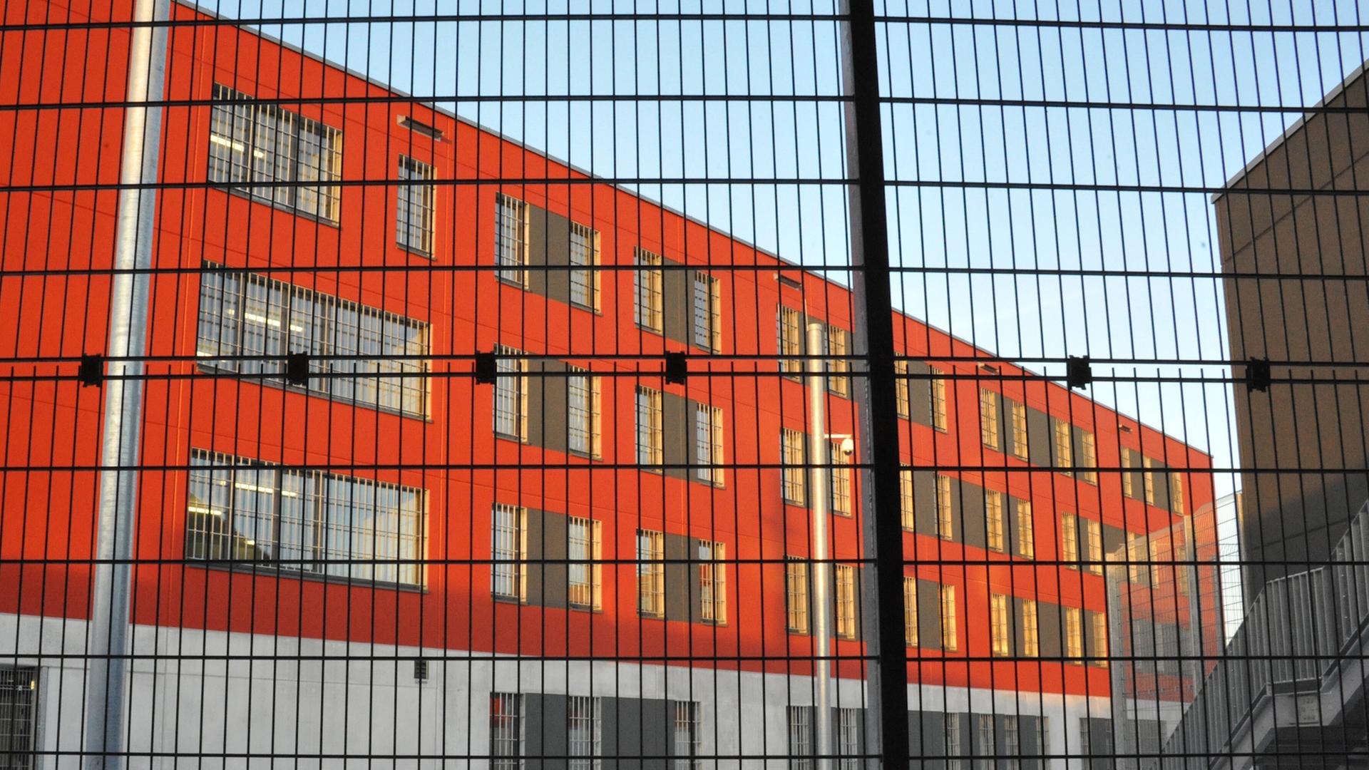 Die JVA Bremervörde von außen. (Archivbild) | picture alliance, Aranka Szabo