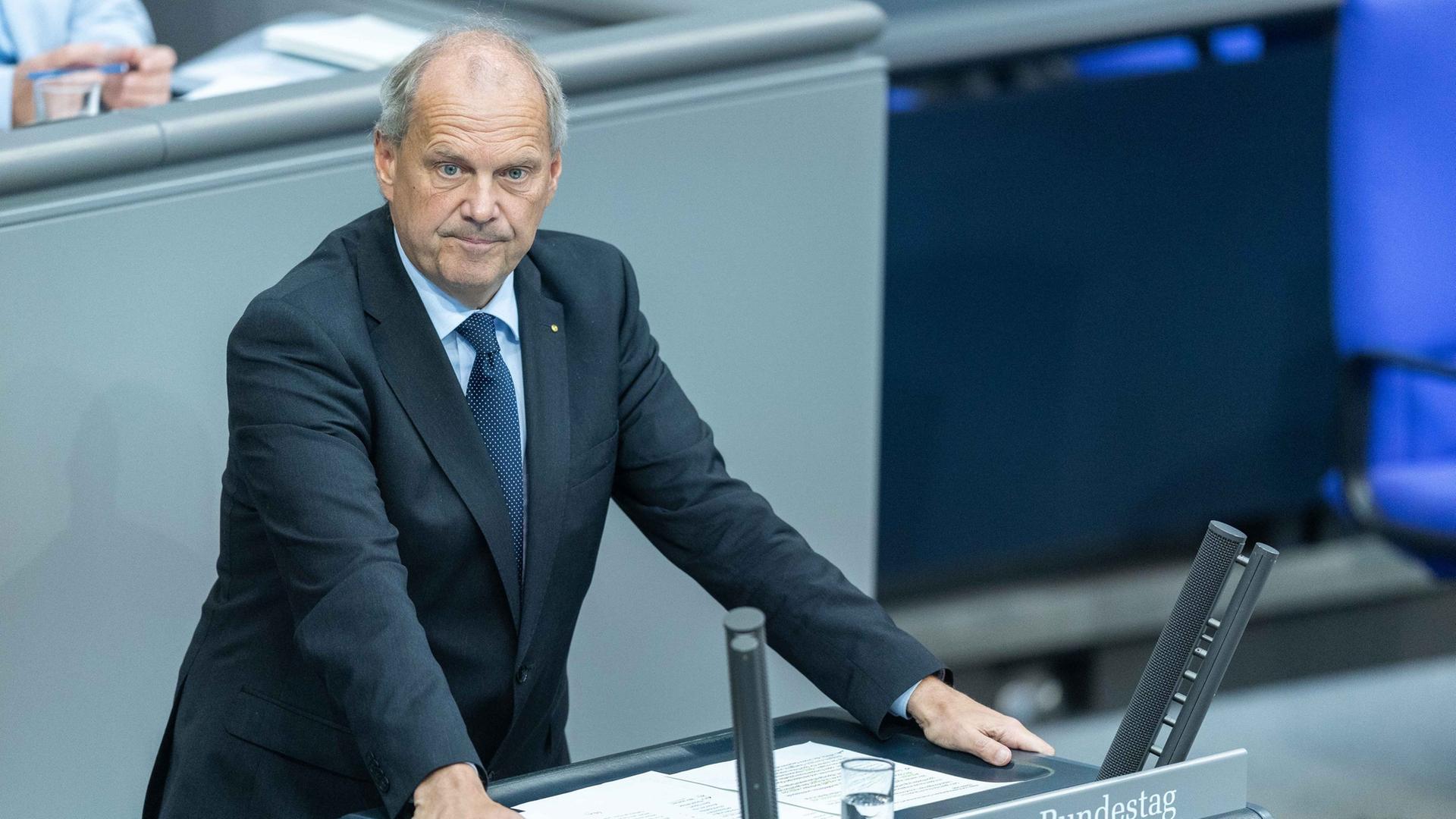 Fritz Güntzler (CDU) spricht im Bundestag. | picture alliance/dpa/Revierfoto | Revierfoto