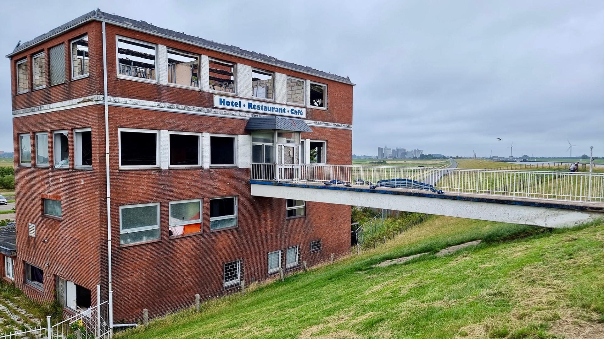 Brandruine in 1a-Lage am Husumer Dockkoog wird abgerissen