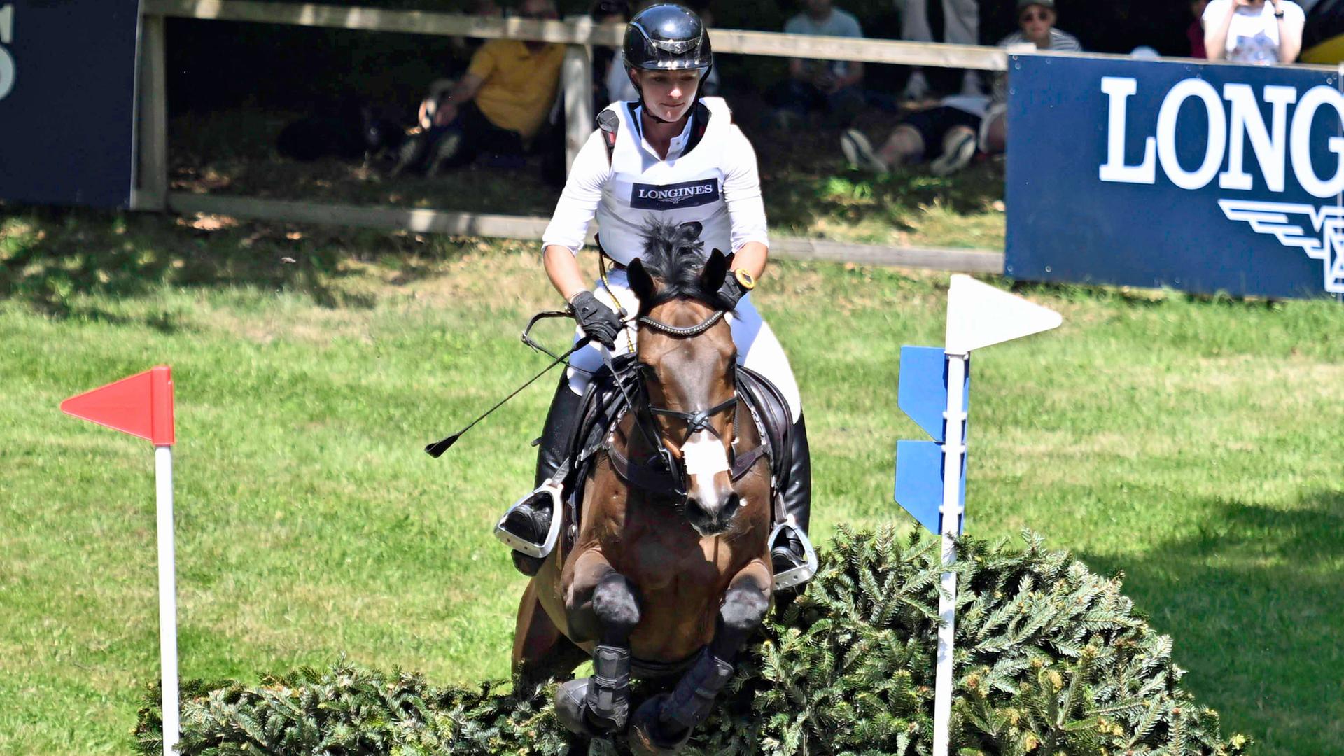 Julia Krajewski mit Nickel in Luhmühlen | IMAGO / Nordphoto