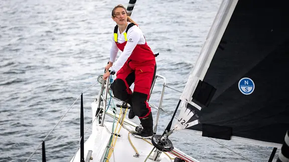 Die französische Seglerin Violette Dorange auf ihrer Yacht Devenir