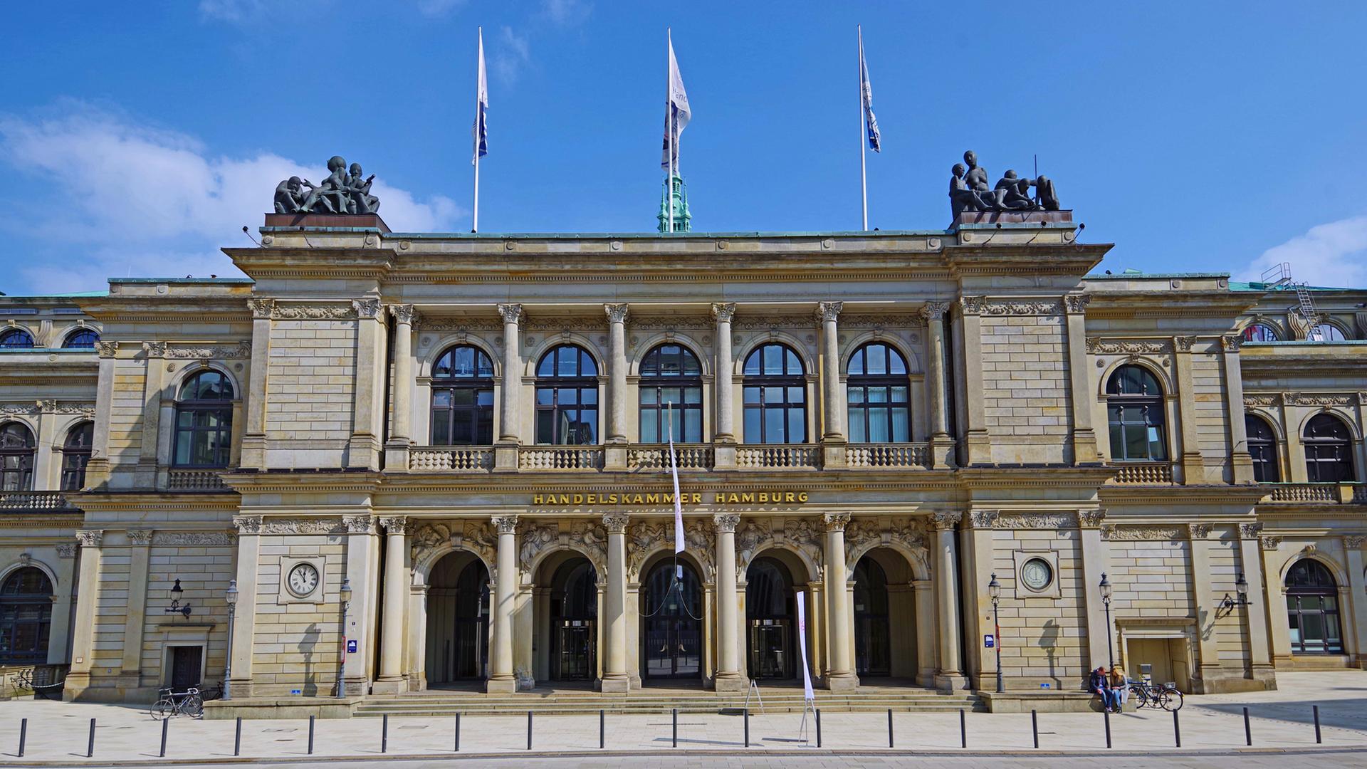 Umfrage der Handelskammer: Hamburger Firmen pessimistischer