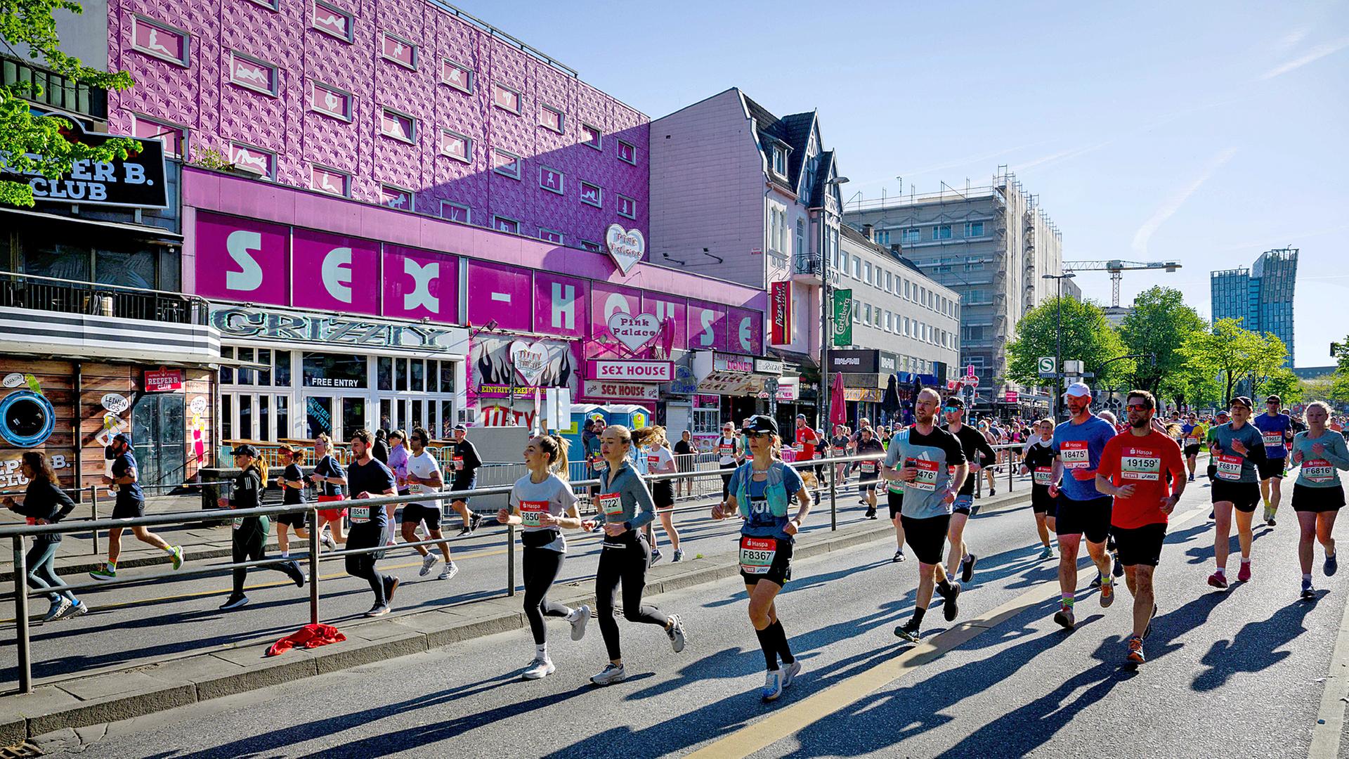 Läufer beim Hamburg-Marathon | picture alliance/dpa | Gregor Fischer