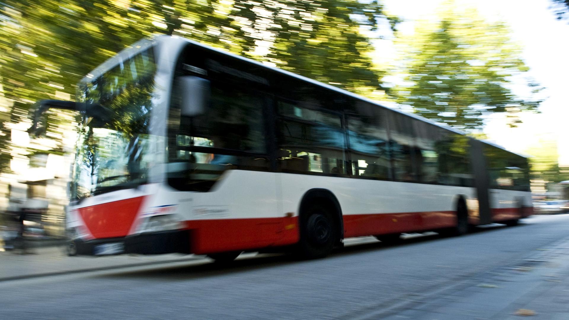 Reeperbahn: Streit eskaliert in Hamburger Linienbus