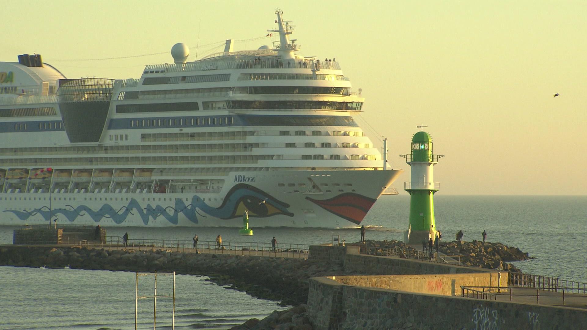 Warnemünde: "AIDAdiva" beendet Kreuzfahrtsaison 2025